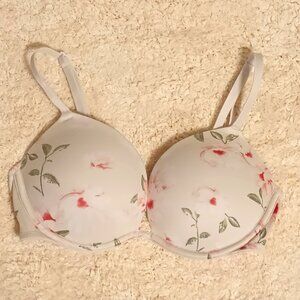EUC ~ Victoria Secret's PINK  Wear Everywhere Super Push Up Bra (Size: 32C)